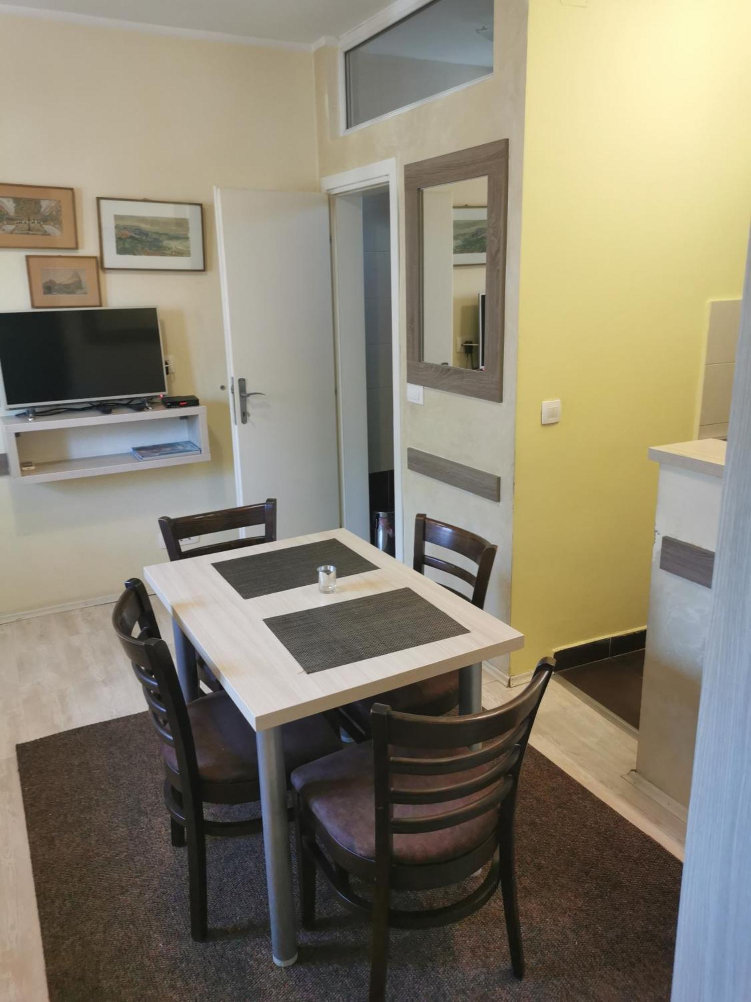 Ferienwohnung Agape Downtown Belgrad Zimmer foto
